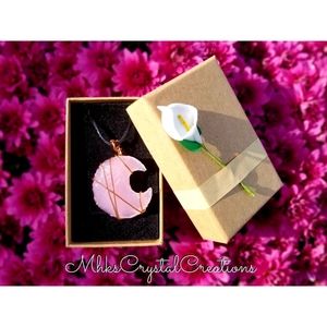 SOLD⭐Rose quartz crescent moon necklace